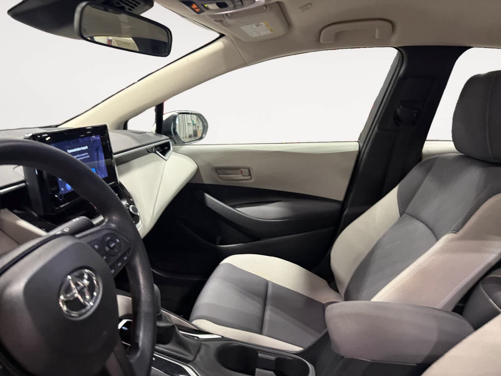 Used 2023 Toyota Corolla LE FWD image 10