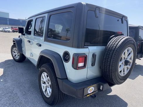 Used 2023 Jeep Wrangler Sport S image 7