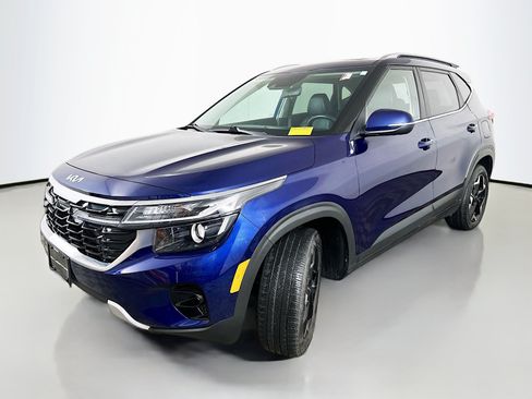 Certified 2024 Kia Seltos EX AWD/4WD image 3