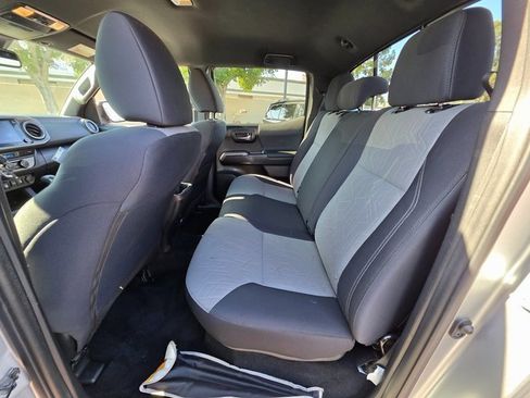 Used 2023 Toyota Tacoma TRD Sport image 18