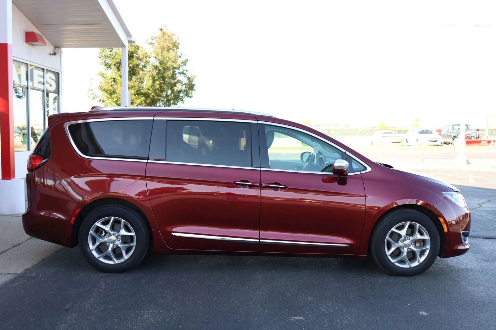 Used 2019 Chrysler Pacifica Limited FWD image 4