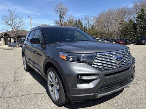 Certified 2022 Ford Explorer Platinum w/ Equipment Group 601A AWD/4WD image 12