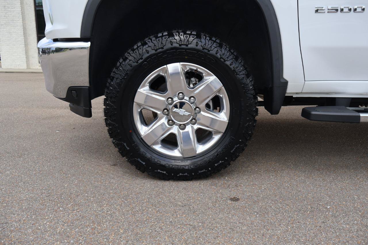 Used 2020 Chevrolet Silverado 2500 LTZ w/ LTZ Premium Package AWD/4WD image 17