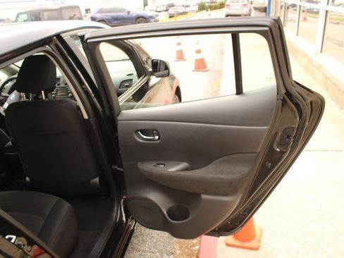 Used 2015 Nissan Leaf S FWD image 14
