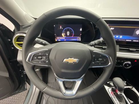 New 2026 Chevrolet Trax LT w/ LT Convenience Package FWD image 14