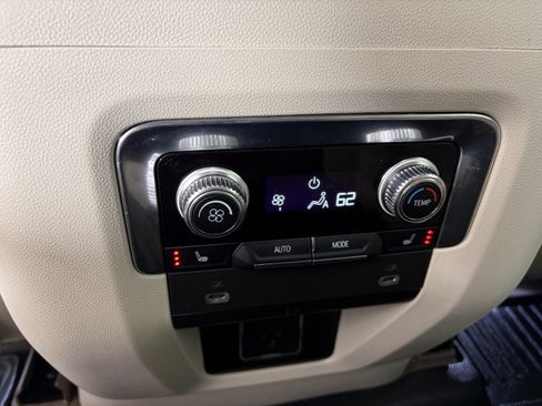 Used 2023 GMC Yukon Denali AWD/4WD image 19