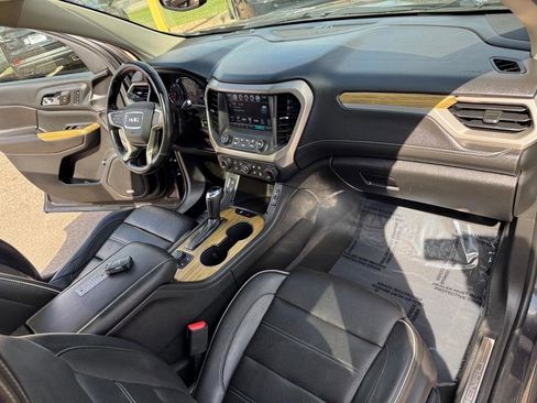 Used 2017 GMC Acadia Denali w/ Technology Package AWD/4WD image 32