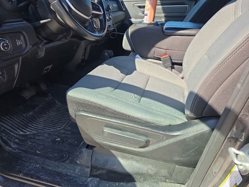 Used 2023 RAM 1500 Big Horn AWD/4WD image 42