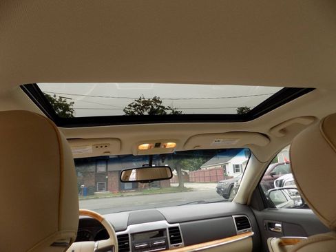 Used 2011 Lincoln MKZ FWD image 15