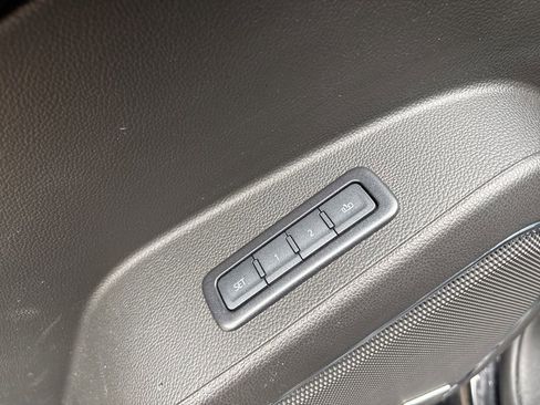 Used 2019 GMC Yukon SLT w/ Graphite Performance Edition image 14