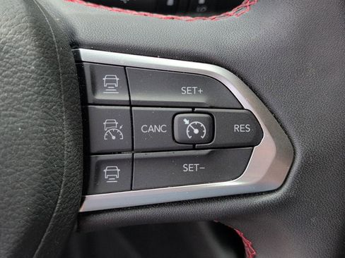 Used 2025 Jeep Compass Trailhawk AWD/4WD image 27