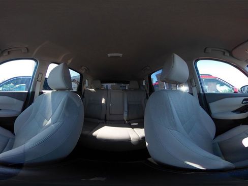 Used 2025 Nissan Rogue SV image 44