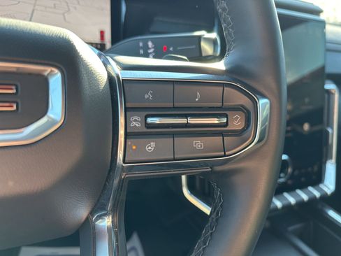 Used 2025 GMC Acadia Elevation image 35