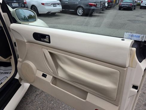 Used 2004 Volkswagen Beetle GLS image 13