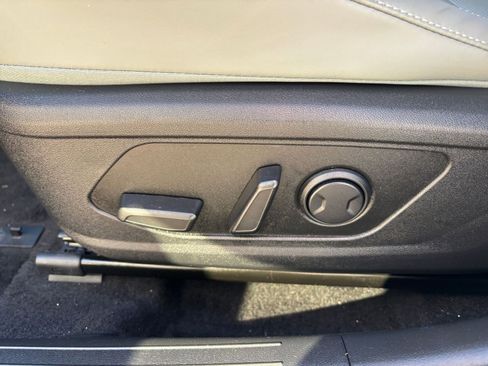 Used 2025 Hyundai Elantra Limited image 23