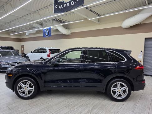 Used 2016 Porsche Cayenne AWD/4WD image 10