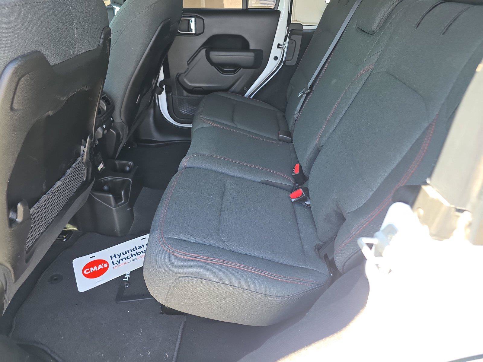 Used 2026 Jeep Wrangler Unlimited Rubicon AWD/4WD image 16