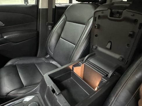 Used 2020 Chevrolet Traverse LS w/ LPO, Floor Liner Package FWD image 30
