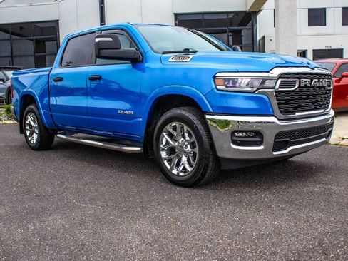 Used 2025 RAM 1500 Big Horn AWD/4WD image 3