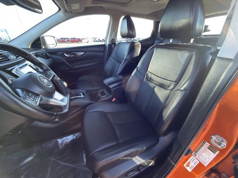 Used 2022 Nissan Rogue Sport SL w/ Premium Package image 14