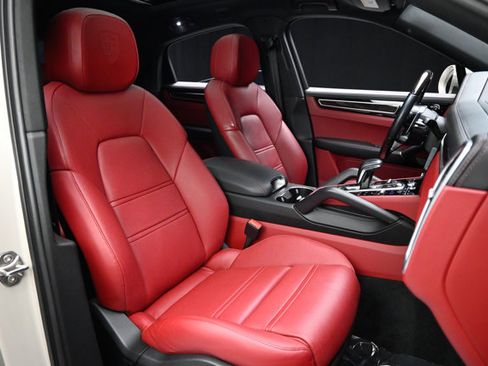 Used 2021 Porsche Cayenne S image 65