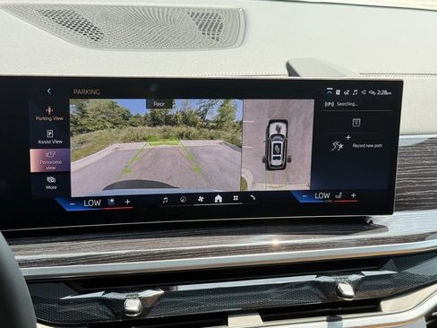 Used 2026 BMW X7 xDrive40i w/ M Sport Package image 8