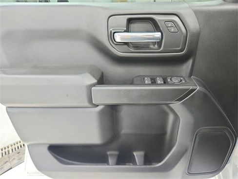 Used 2025 Chevrolet Silverado 1500 Custom image 32