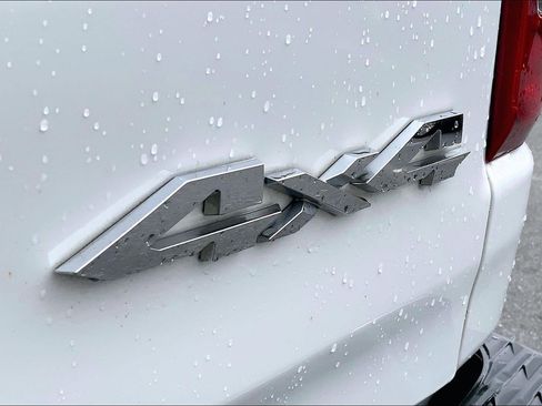 Used 2019 RAM 1500 Laramie AWD/4WD image 16