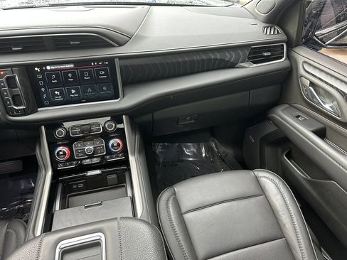 Used 2024 GMC Yukon Denali w/ Denali Reserve Package AWD/4WD image 55