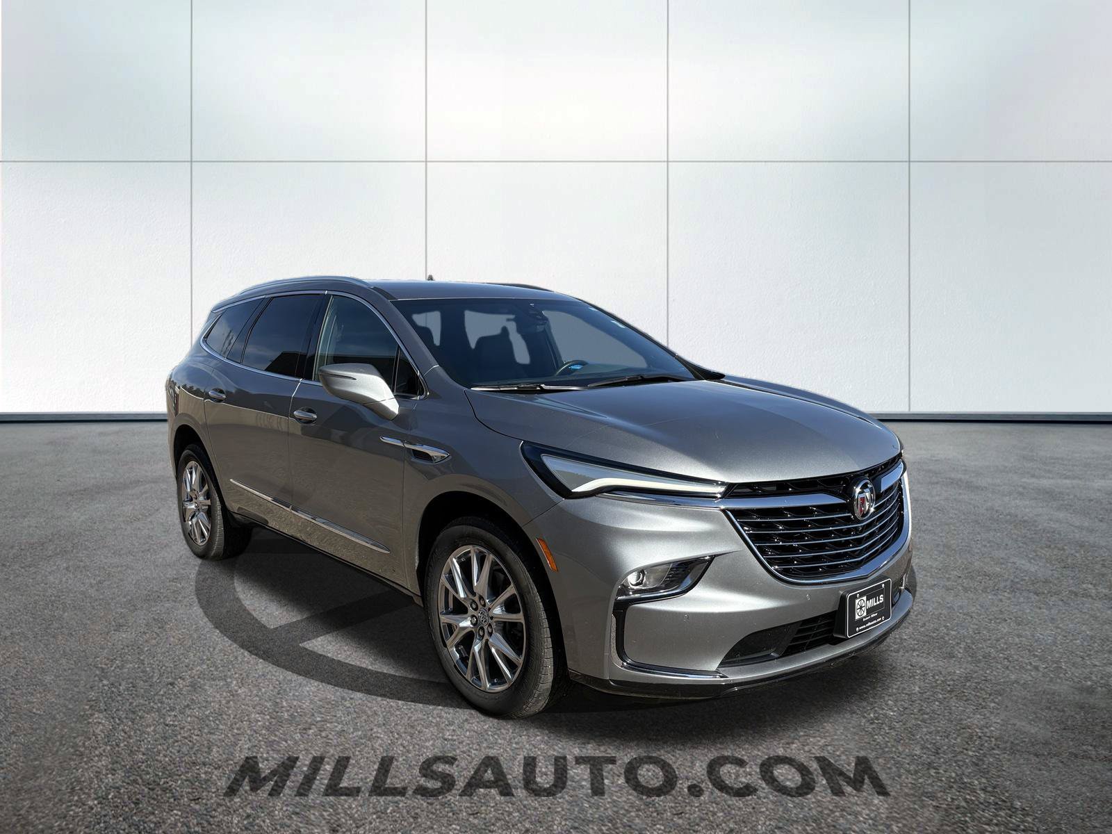 Used 2024 Buick Enclave Premium AWD/4WD image 3