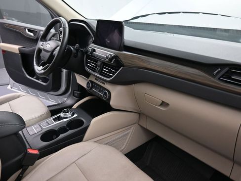 Used 2020 Ford Escape Titanium image 19