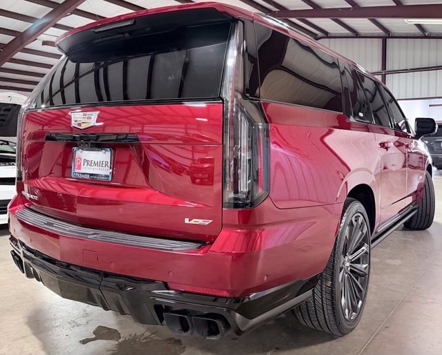Used 2026 Cadillac Escalade ESV V AWD/4WD image 3