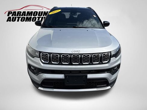 Used 2025 Jeep Compass Limited AWD/4WD image 2