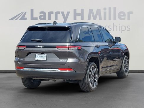 Used 2023 Jeep Grand Cherokee Limited w/ Luxury Tech Group II AWD/4WD image 5
