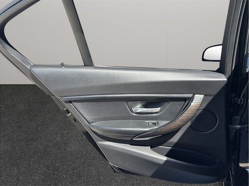 Used 2018 BMW 320i Sedan RWD image 31