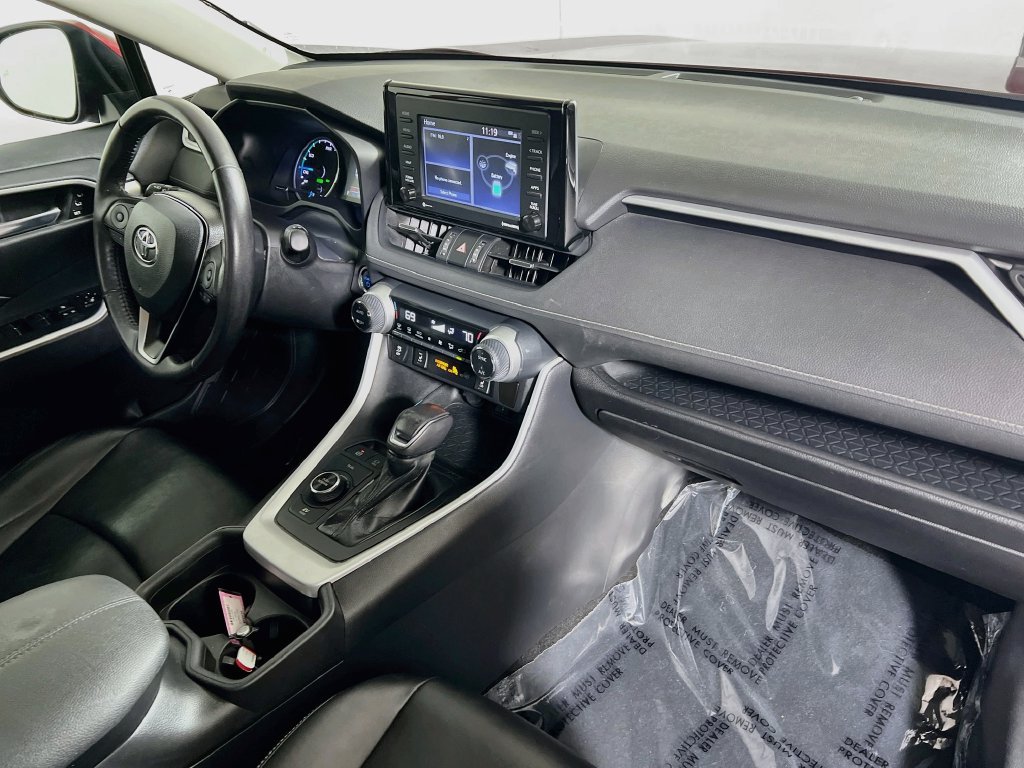 Certified 2021 Toyota RAV4 XLE Premium AWD/4WD image 26