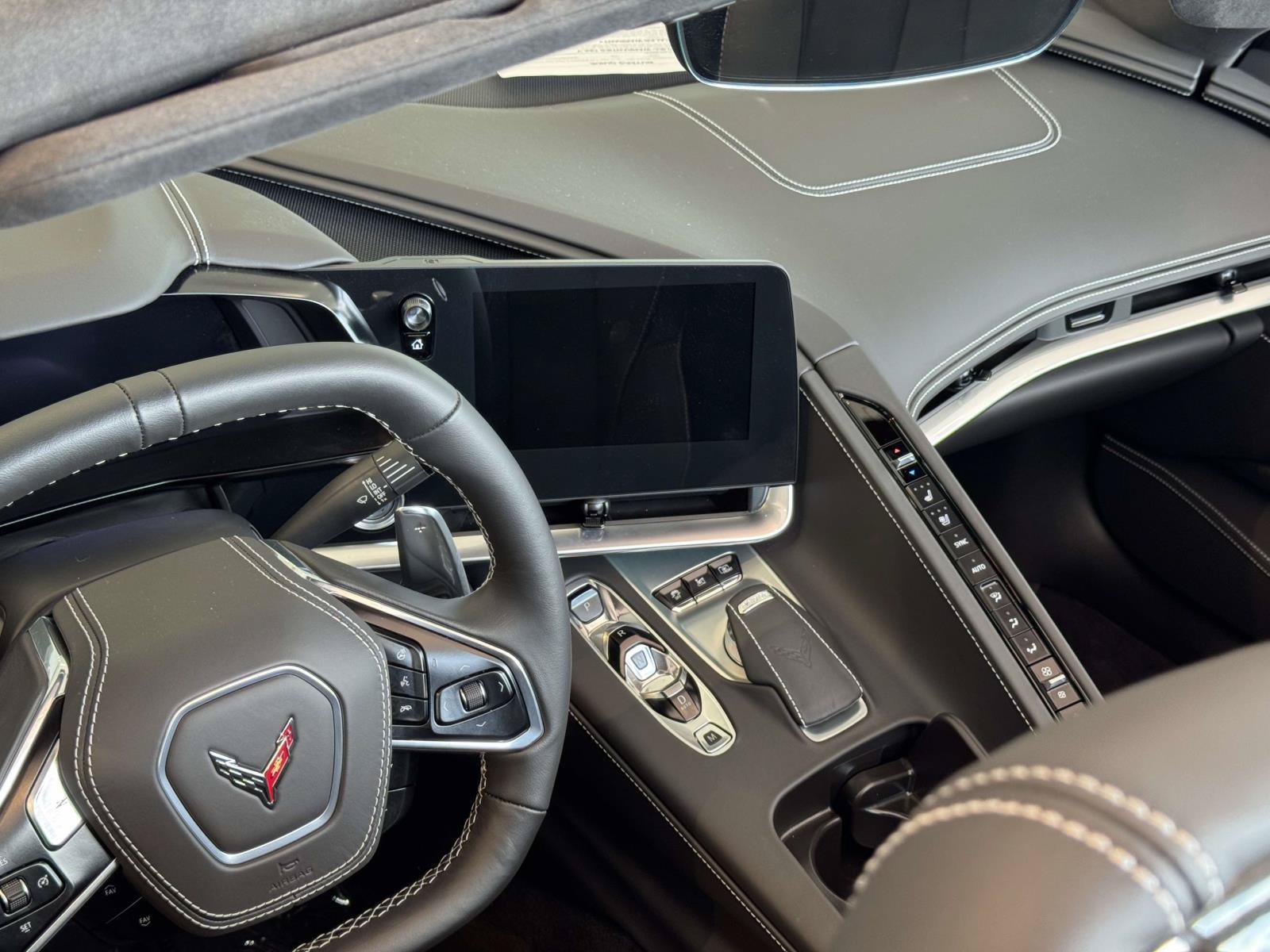 Used 2022 Chevrolet Corvette Stingray Premium Conv w/ Z51 Performance Package RWD image 3
