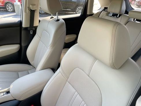 Used 2023 Honda HR-V EX-L image 11