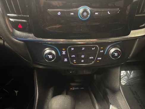 Used 2023 Chevrolet Traverse LT image 22