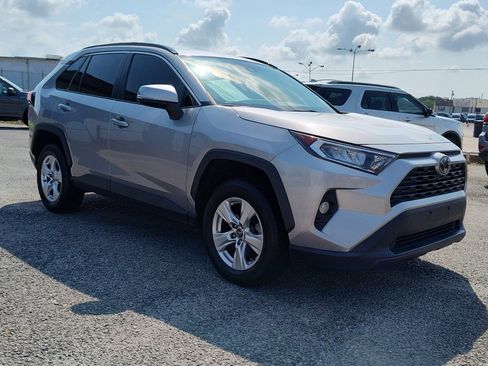 Used 2020 Toyota RAV4 XLE image 10