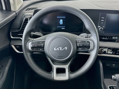 Used 2025 Kia Sportage LX FWD image 17