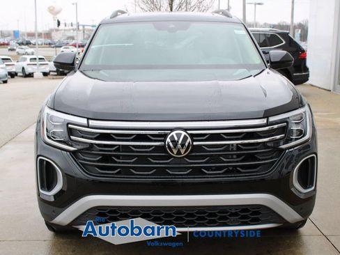 Used 2026 Volkswagen Atlas Peak Edition AWD/4WD image 2