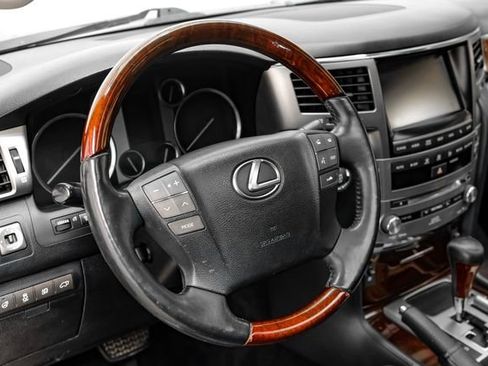 Used 2014 Lexus LX 570 4WD image 19