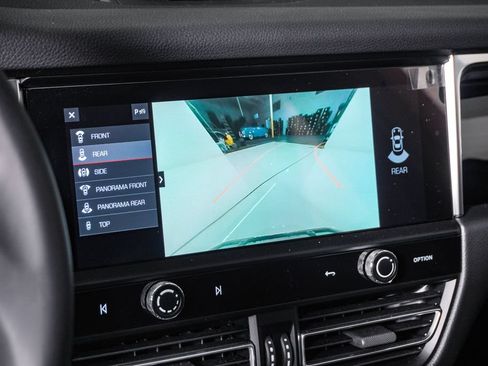 Certified 2026 Porsche Macan AWD/4WD image 23