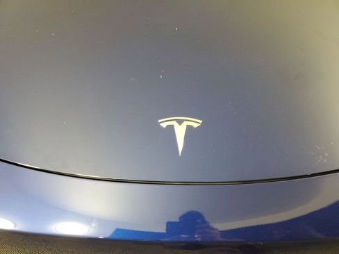 Used 2021 Tesla Model Y Long Range image 10