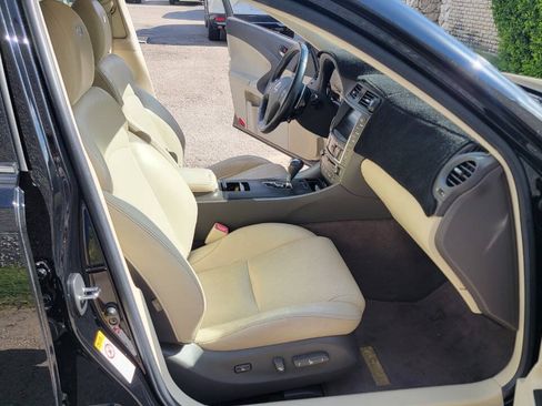 Used 2010 Lexus IS 250 w/ Preferred Accessory Package RWD image 23