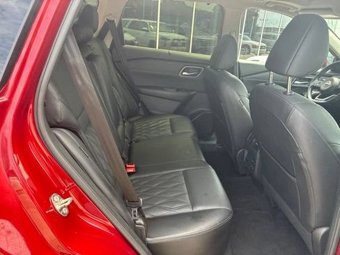 Used 2024 Nissan Rogue Platinum w/ Platinum Premium Package FWD image 9