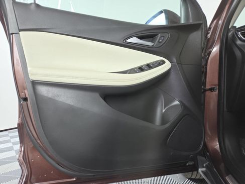 Used 2022 Buick Encore GX Preferred w/ Cold Weather Comfort Package FWD image 13
