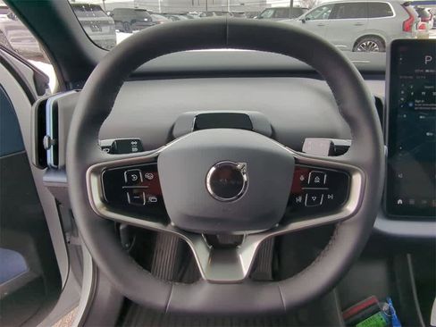 Certified 2025 Volvo EX30 Plus w/ Protection Package Premier image 21