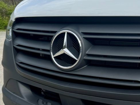 Used 2025 Mercedes-Benz Sprinter 2500 image 42